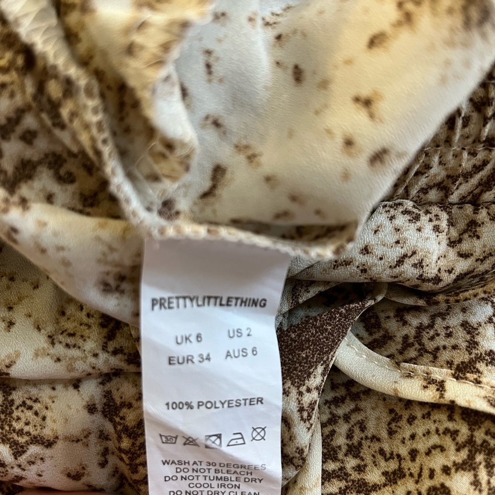 Pretty Little Thing snakeskin print pants - Picture 4 of 10